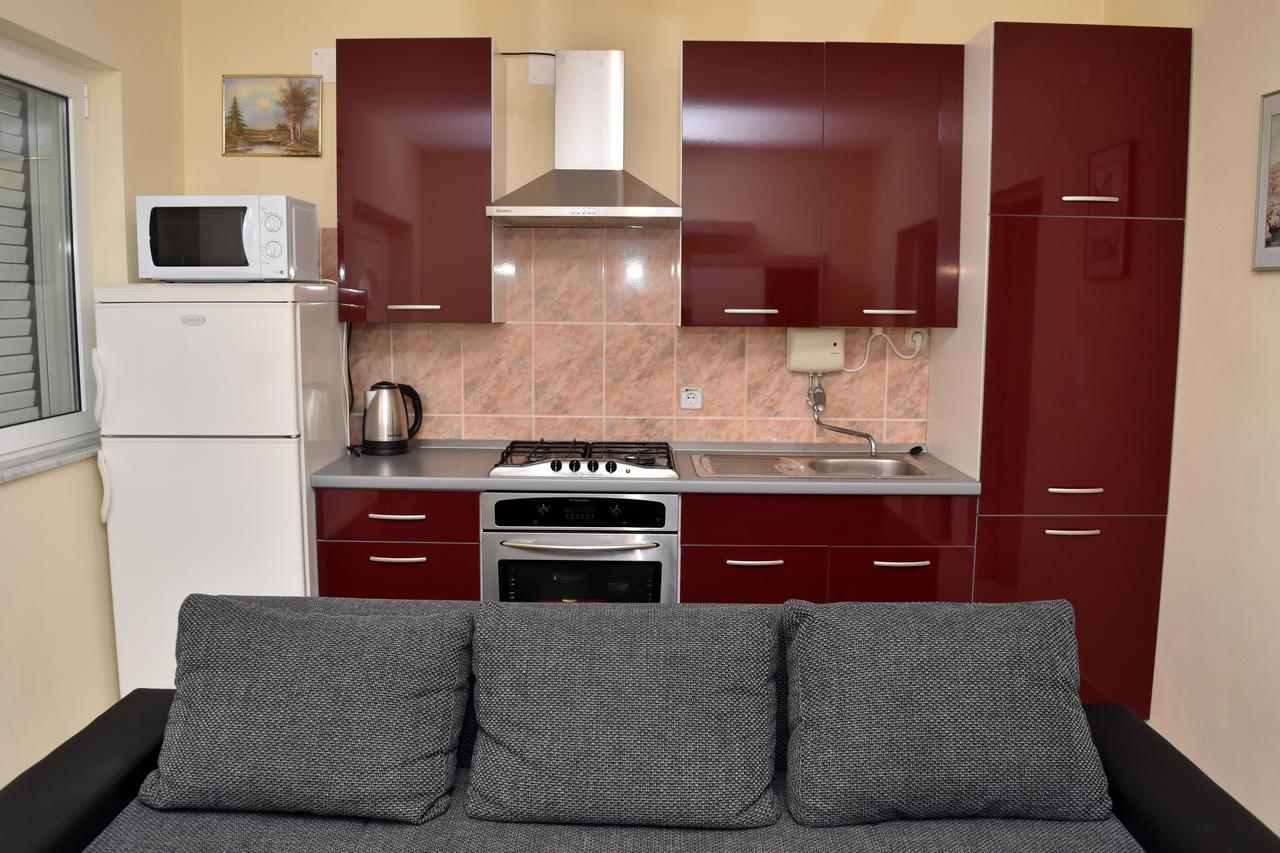 Apartments Oresic Vir Exterior photo