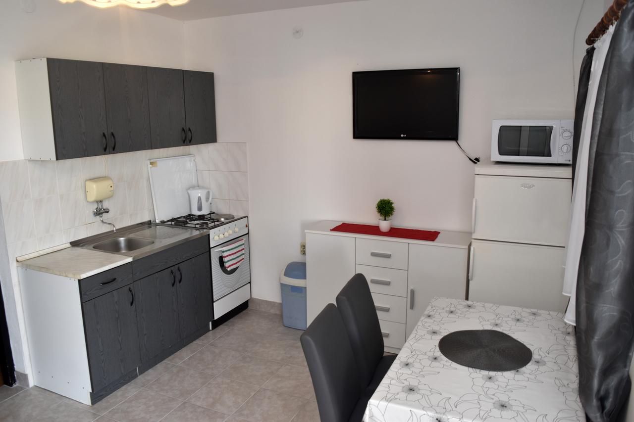 Apartments Oresic Vir Exterior photo